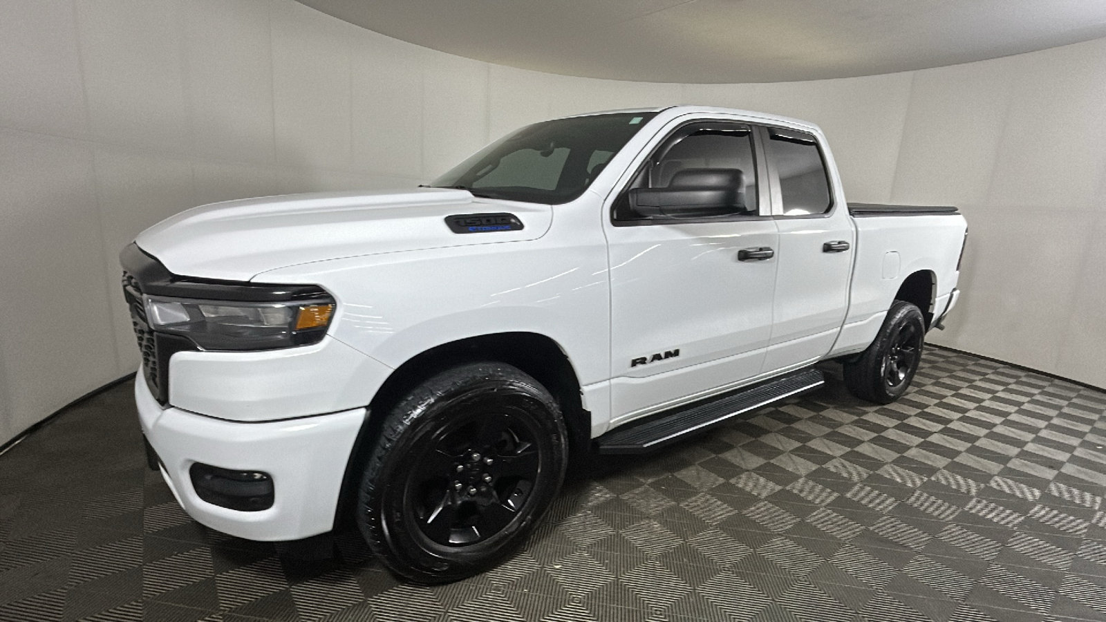 Used 2025 RAM 1500 Tradesman w/ Night Edition AWD/4WD image 8