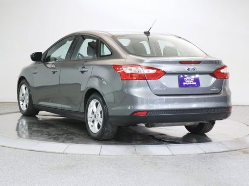 Used 2014 Ford Focus SE w/ SE Winter Package image 4