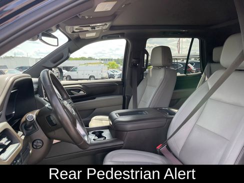 Used 2023 GMC Yukon SLT w/ SLT Premium Package AWD/4WD image 13