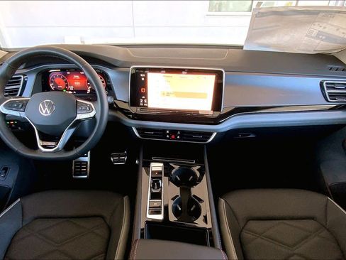 New 2026 Volkswagen Atlas Peak Edition AWD/4WD image 5