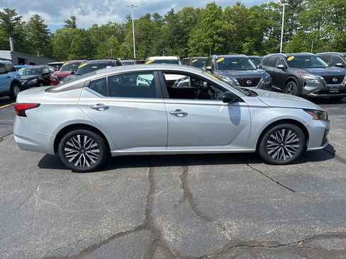 Certified 2024 Nissan Altima 2.5 SV AWD/4WD image 8