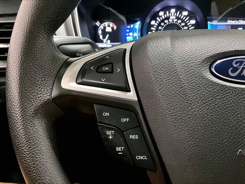 Used 2016 Ford Fusion SE image 11