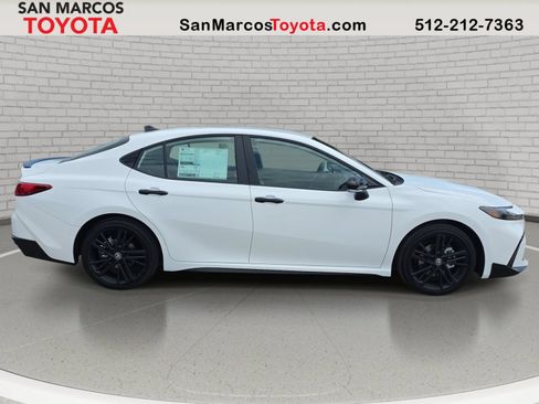 New 2026 Toyota Camry Hybrid w/ Multimedia Upgrade Package FWD image 4