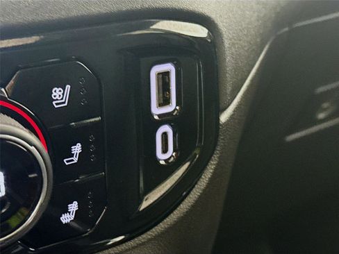 Used 2025 Chevrolet Silverado 2500 LTZ w/ LTZ Convenience Package image 14