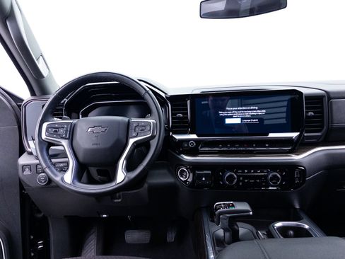 Used 2025 Chevrolet Silverado 1500 RST AWD/4WD image 9