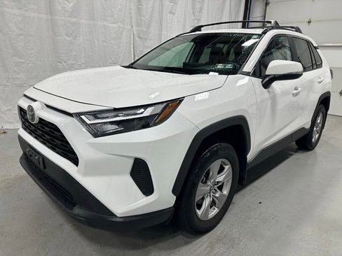 Used 2025 Toyota RAV4 XLE image 3