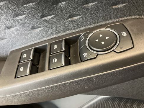 Used 2020 Ford Escape SE image 15