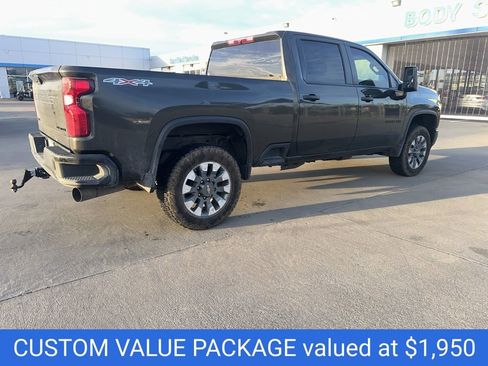 Used 2023 Chevrolet Silverado 2500 Custom w/ Custom Value Package image 4