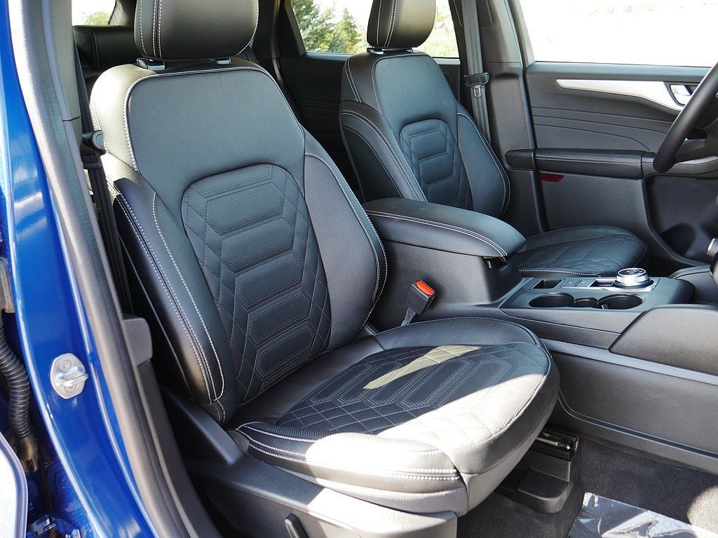Used 2023 Ford Escape Platinum w/ Premium Technology Package AWD/4WD image 59