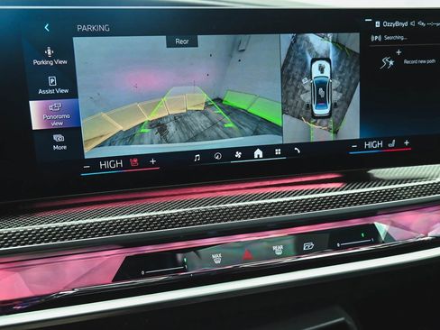 Used 2023 BMW 760i xDrive image 27