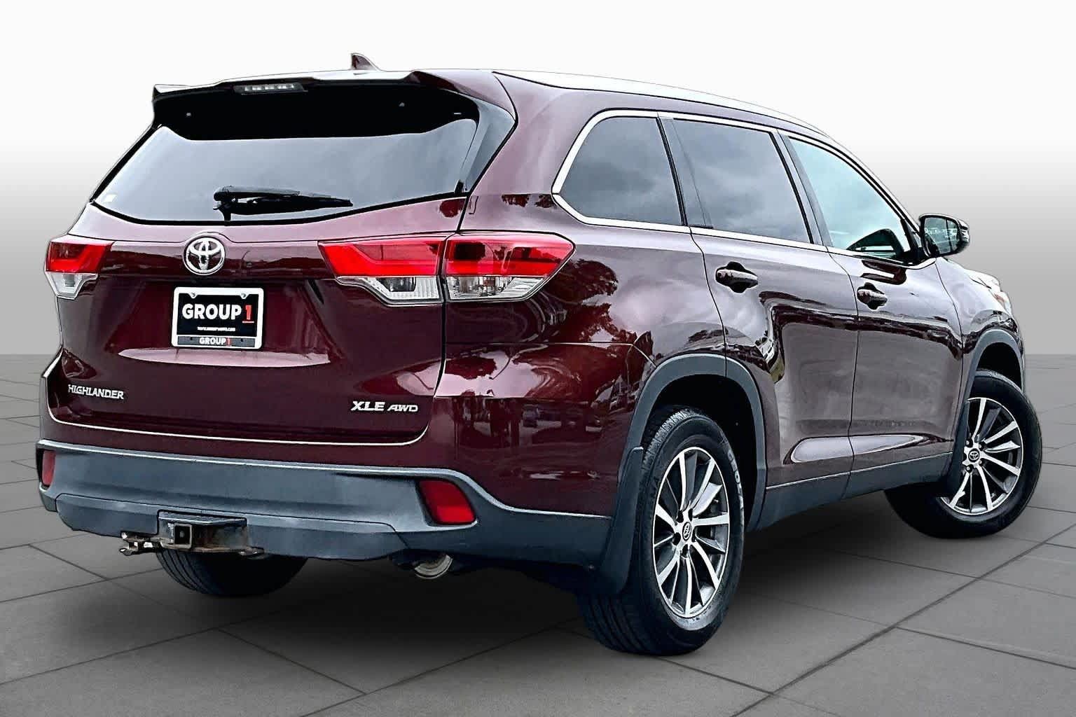 Used 2019 Toyota Highlander XLE AWD/4WD image 13