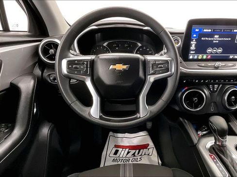 Used 2025 Chevrolet Blazer LT AWD/4WD image 17