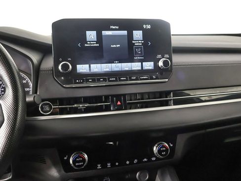 Used 2024 Mitsubishi Outlander SE image 45