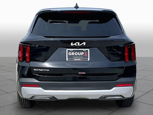 Certified 2026 Kia Sorento LX FWD image 5