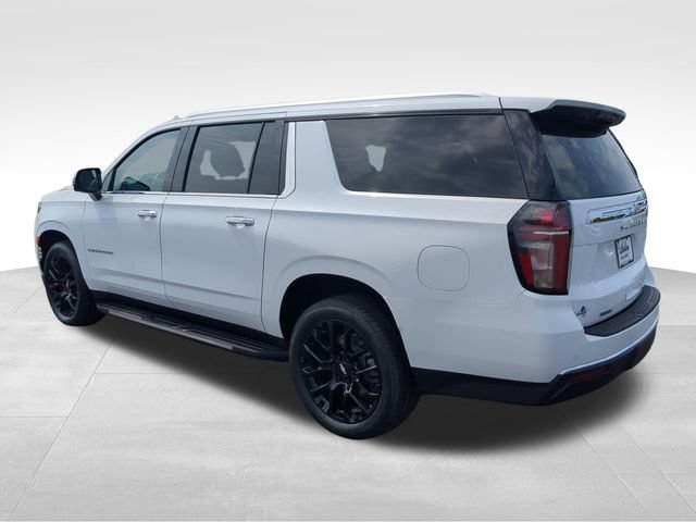 Used 2023 Chevrolet Suburban Premier w/ Premium Package 2 AWD/4WD image 3