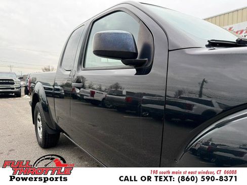 Used 2021 Nissan Frontier S image 2