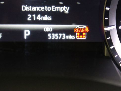 Used 2024 Toyota Highlander XLE AWD/4WD image 10