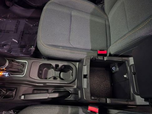 Used 2025 Jeep Wrangler Sport S image 24