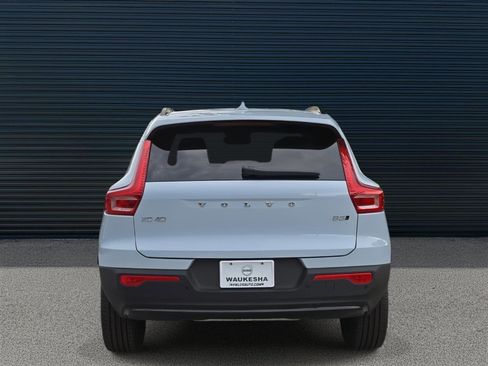 New 2026 Volvo XC40 B5 Plus w/ Protection Package Premier image 4