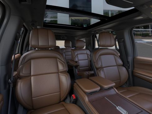 New 2026 Lincoln Navigator Reserve AWD/4WD image 10