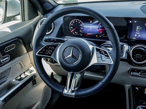 New 2026 Mercedes-Benz GLB 250 image 13