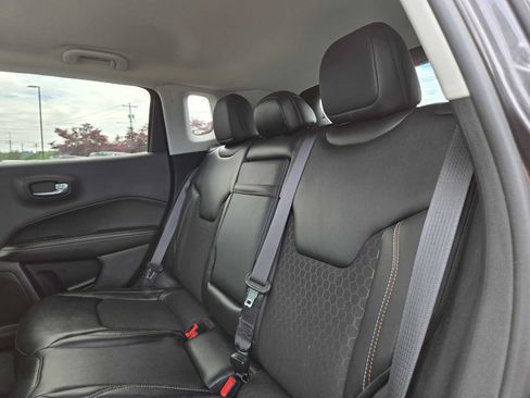 Used 2018 Jeep Compass Latitude w/ Popular Equipment Group FWD image 20