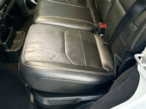 Used 2021 Jeep Wrangler Unlimited Sahara image 29