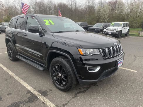 Used 2021 Jeep Grand Cherokee Laredo w/ Security & Convenience Group image 31