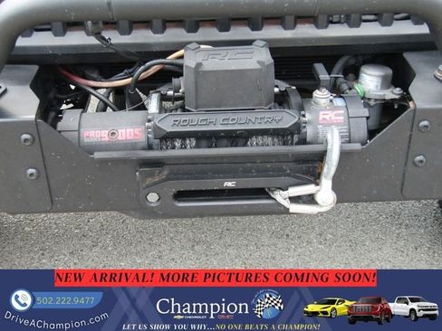 Used 2018 Jeep Wrangler Unlimited Sport S AWD/4WD image 3