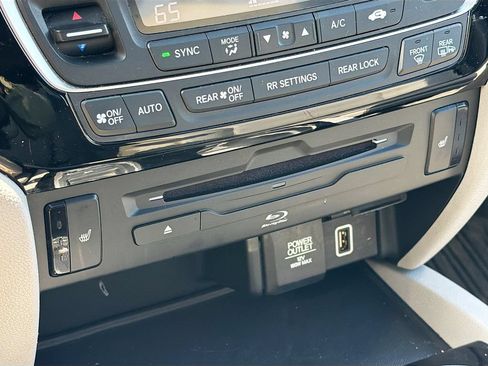 Used 2019 Honda Pilot Touring image 22