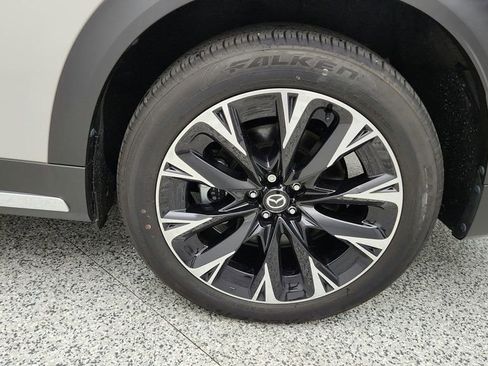 Used 2025 MAZDA CX-90 Plug-In Hybrid w/ Premium Plus AWD/4WD image 9