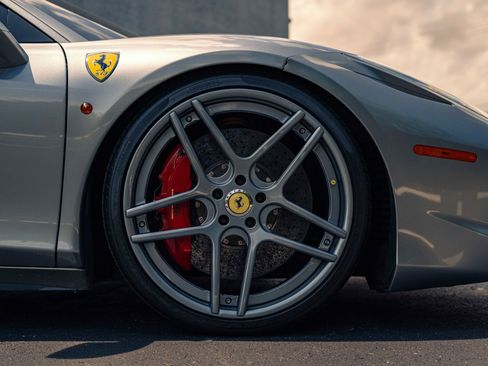 Used 2012 Ferrari 458 Italia Coupe RWD image 7