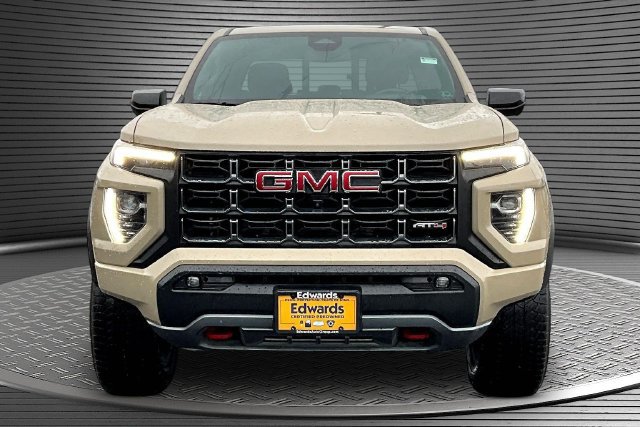 Used 2024 GMC Canyon AT4 w/ AT4 Premium Package AWD/4WD image 2