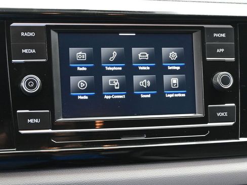 Used 2022 Volkswagen Taos S image 14