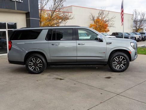 Used 2023 GMC Yukon XL AT4 w/ AT4 Premium Plus Package image 8