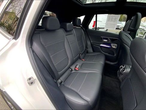 Used 2026 Mercedes-Benz GLC 300 4MATIC image 16