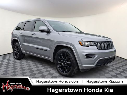 Used 2018 Jeep Grand Cherokee Altitude AWD/4WD image 1