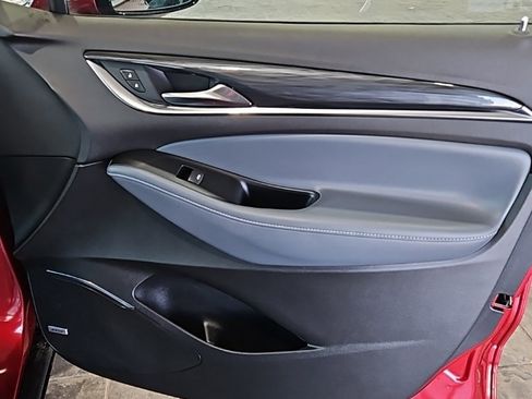 Used 2024 Buick Enclave Premium image 11