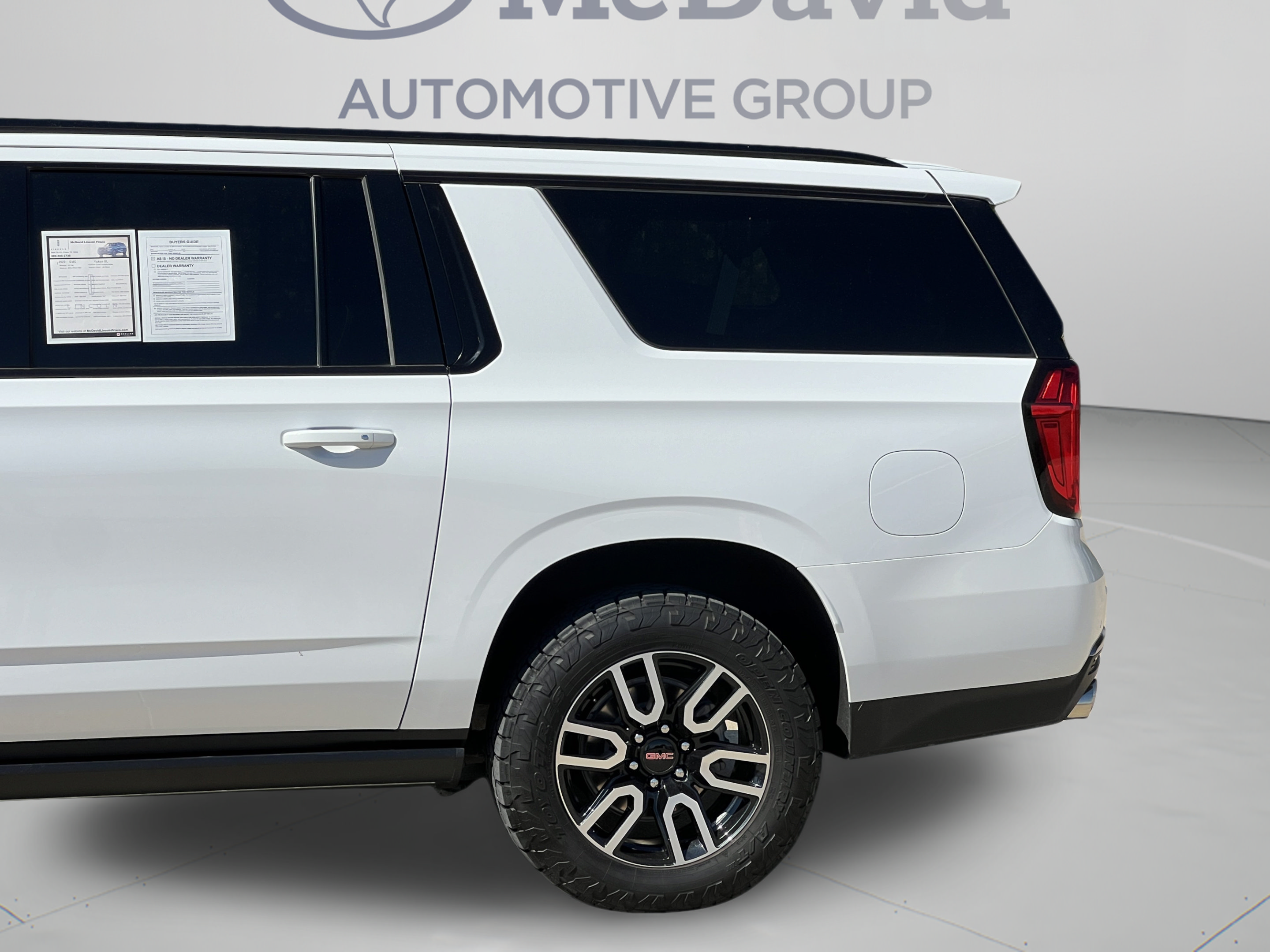 Used 2023 GMC Yukon XL AT4 w/ Technology Package AWD/4WD image 29