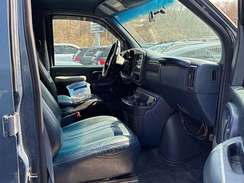 Used 1999 Chevrolet Express 3500 Extended RWD image 21