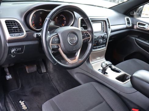 Used 2014 Jeep Grand Cherokee Laredo w/ Quick Order Package 23E AWD/4WD image 5