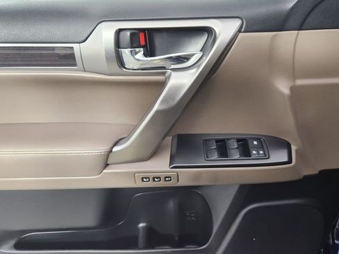 Used 2022 Lexus GX 460 Luxury w/ Sport Design Package AWD/4WD image 9