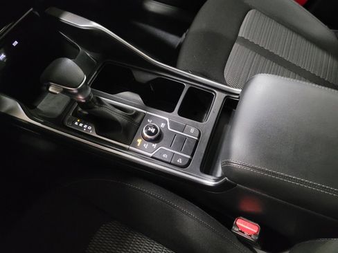 Used 2023 Kia Sorento LX image 26