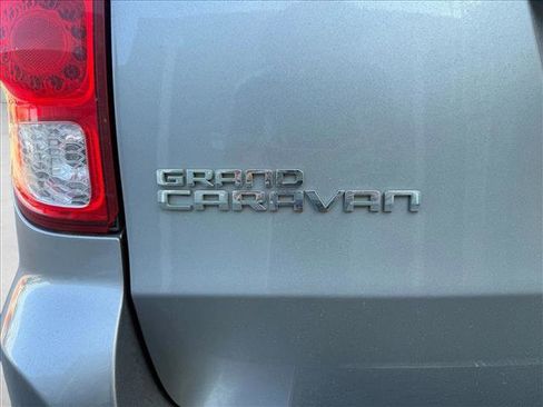 Used 2014 Dodge Grand Caravan SXT FWD image 12