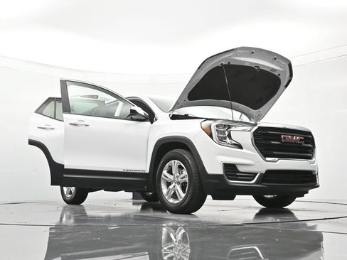 Used 2024 GMC Terrain SLE FWD image 49