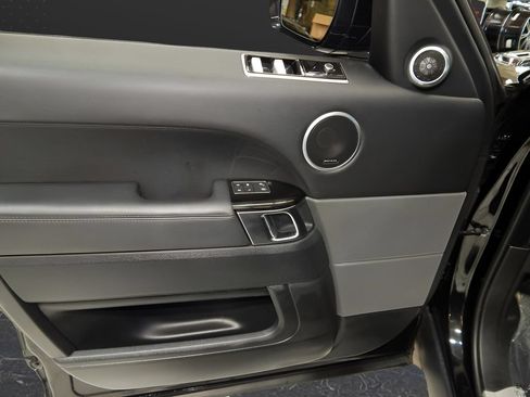 Used 2019 Land Rover Range Rover Sport HSE AWD/4WD image 9