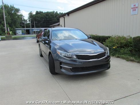 Used 2016 Kia Optima LX w/ Technology Package FWD image 3