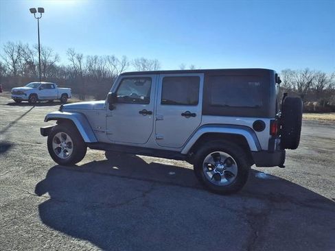 Used 2018 Jeep Wrangler Unlimited Sahara image 30