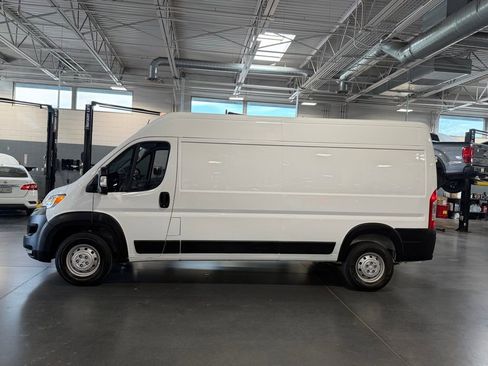 Used 2023 RAM ProMaster 2500 w/ Driver Convenience Group image 11