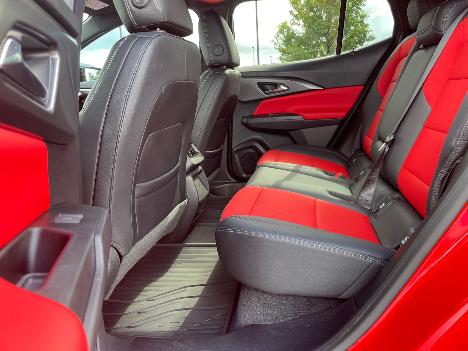 Used 2024 Chevrolet Equinox EV RS w/ Active Safety Package 3 FWD image 22